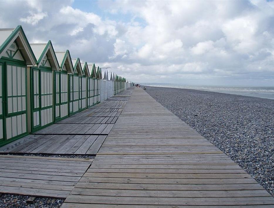 cabins on the beaches of the Bay of Sum